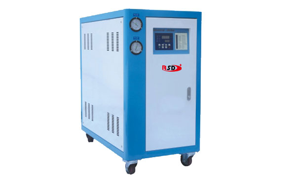 水(shui)冷式冷(leng)水機